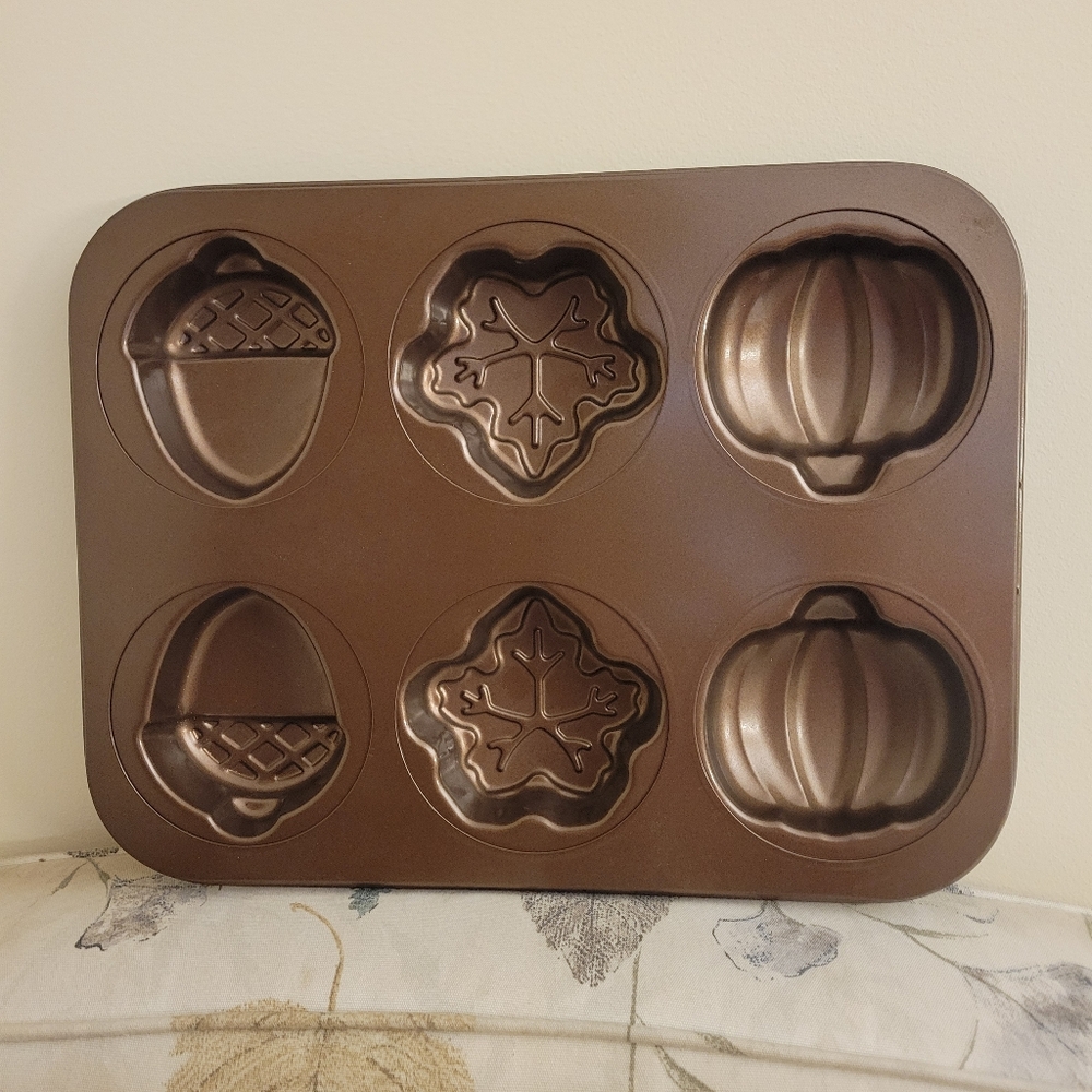 Autumn Mini Cake Pan-6 Cavity Pan Pumpkin, Acorn & Leaf Halloween Thanksgivinh